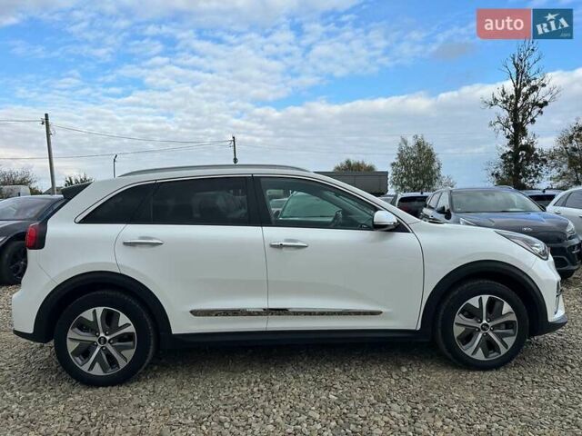 Білий Кіа Niro, об'ємом двигуна 0 л та пробігом 62 тис. км за 24500 $, фото 25 на Automoto.ua