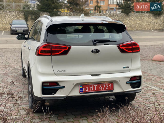 Белый Киа Niro, объемом двигателя 0 л и пробегом 150 тыс. км за 18299 $, фото 6 на Automoto.ua