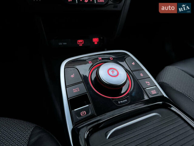 Белый Киа Niro, объемом двигателя 0 л и пробегом 113 тыс. км за 17800 $, фото 51 на Automoto.ua