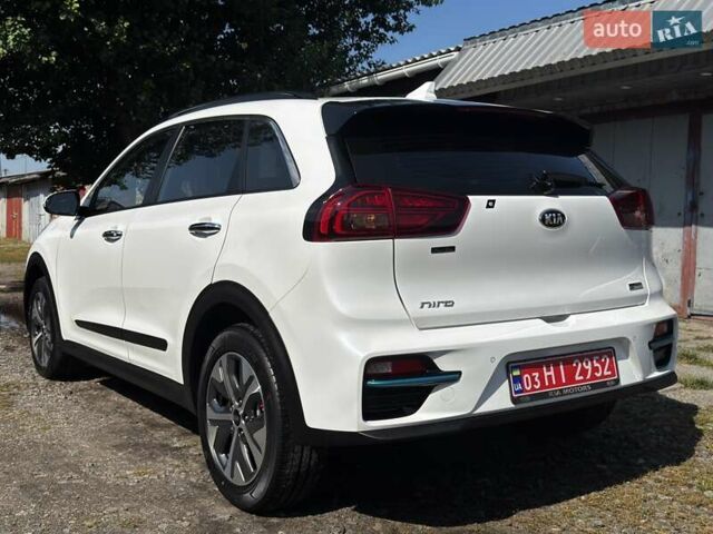 Белый Киа Niro, объемом двигателя 0 л и пробегом 140 тыс. км за 17800 $, фото 9 на Automoto.ua