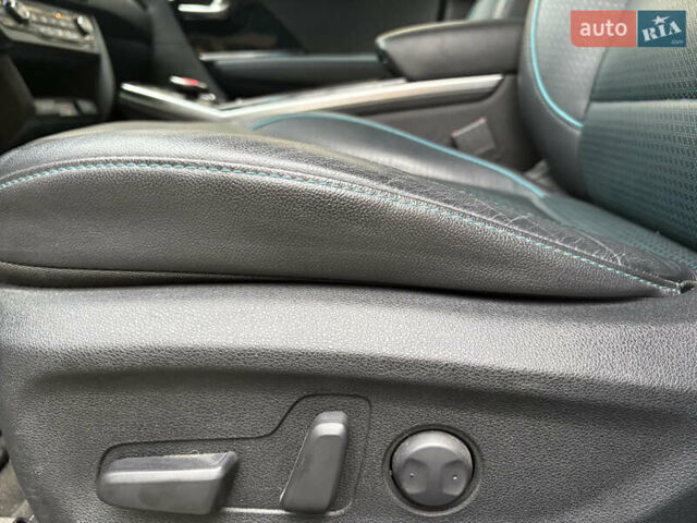 Білий Кіа Niro, об'ємом двигуна 0 л та пробігом 52 тис. км за 20500 $, фото 16 на Automoto.ua