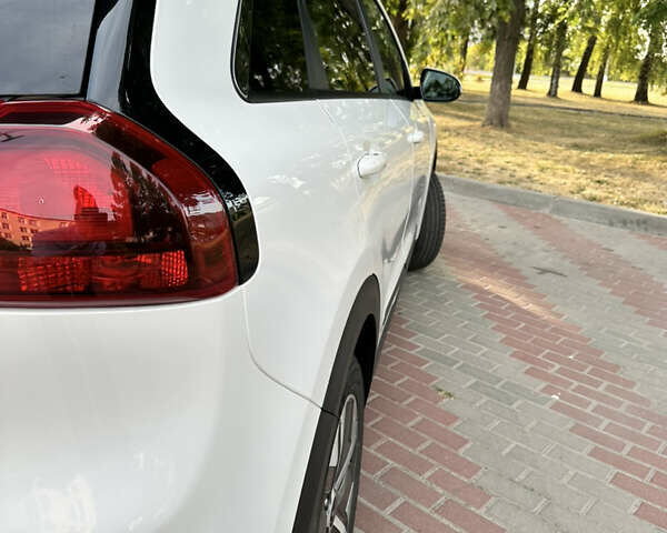 Белый Киа Niro, объемом двигателя 0 л и пробегом 48 тыс. км за 21500 $, фото 10 на Automoto.ua