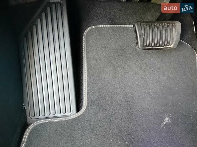 Білий Кіа Niro, об'ємом двигуна 0 л та пробігом 75 тис. км за 19700 $, фото 67 на Automoto.ua