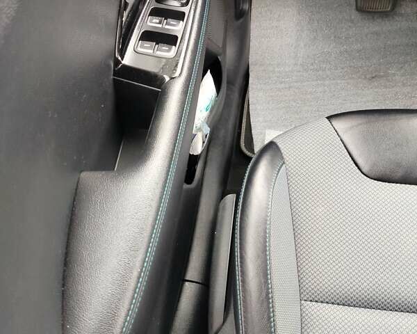 Білий Кіа Niro, об'ємом двигуна 0 л та пробігом 75 тис. км за 19700 $, фото 16 на Automoto.ua
