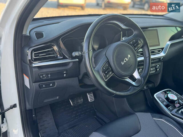 Белый Киа Niro, объемом двигателя 0 л и пробегом 112 тыс. км за 19800 $, фото 17 на Automoto.ua