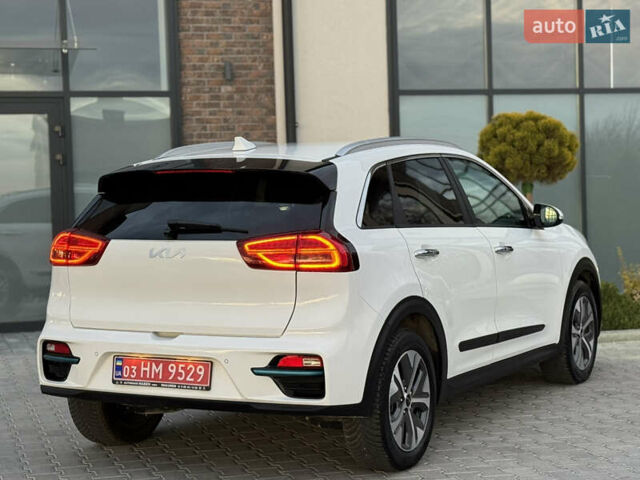 Белый Киа Niro, объемом двигателя 0 л и пробегом 113 тыс. км за 17800 $, фото 2 на Automoto.ua
