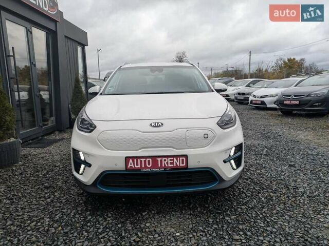 Білий Кіа Niro, об'ємом двигуна 0 л та пробігом 50 тис. км за 17300 $, фото 6 на Automoto.ua