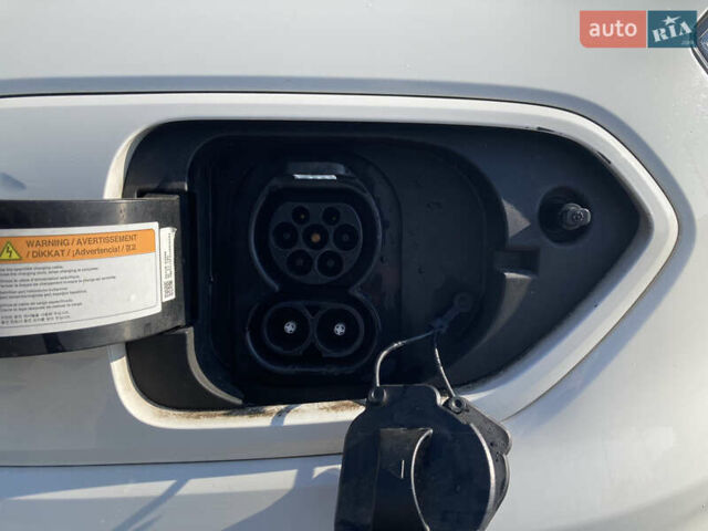 Білий Кіа Niro, об'ємом двигуна 0 л та пробігом 147 тис. км за 18200 $, фото 28 на Automoto.ua