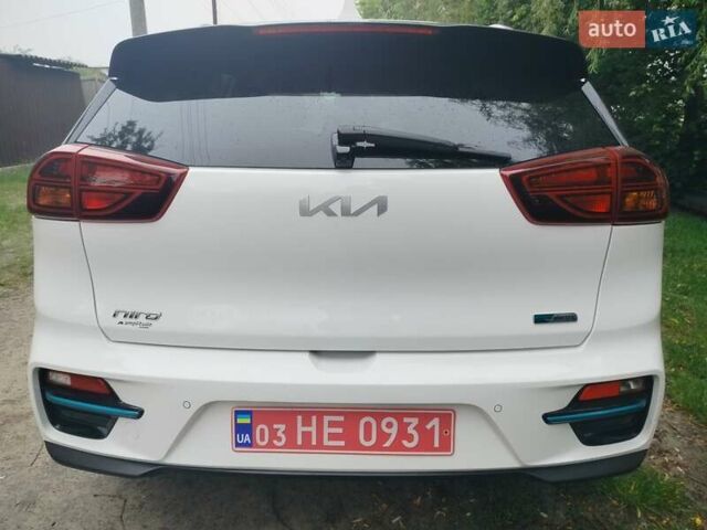 Білий Кіа Niro, об'ємом двигуна 0 л та пробігом 75 тис. км за 19700 $, фото 64 на Automoto.ua