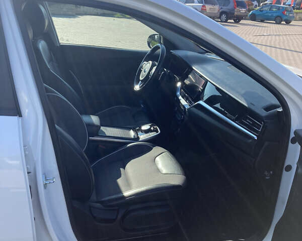 Білий Кіа Niro, об'ємом двигуна 0 л та пробігом 147 тис. км за 18200 $, фото 14 на Automoto.ua