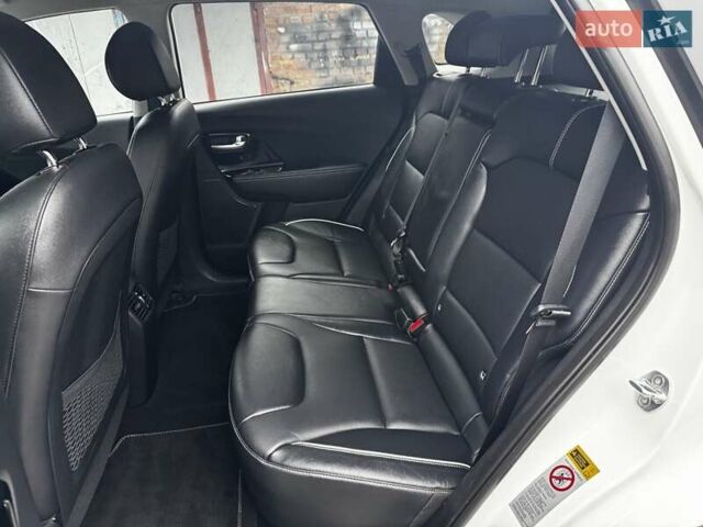 Белый Киа Niro, объемом двигателя 0 л и пробегом 160 тыс. км за 19400 $, фото 44 на Automoto.ua