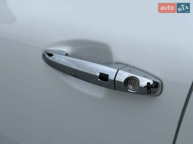 Белый Киа Niro, объемом двигателя 0 л и пробегом 39 тыс. км за 23400 $, фото 10 на Automoto.ua