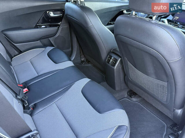 Белый Киа Niro, объемом двигателя 0 л и пробегом 80 тыс. км за 17800 $, фото 63 на Automoto.ua