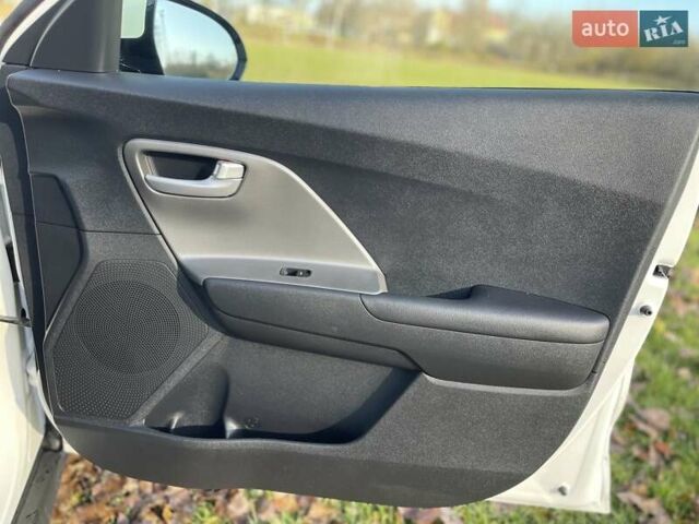 Белый Киа Niro, объемом двигателя 0 л и пробегом 96 тыс. км за 16800 $, фото 36 на Automoto.ua