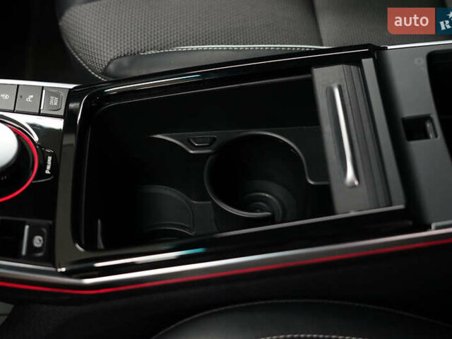 Киа Niro 2021 в Киеве на Automoto.ua Белый Киа Niro, объемом двигателя 0 л и пробегом 52 тыс. км за 18200 $, фото 16 на Automoto.ua