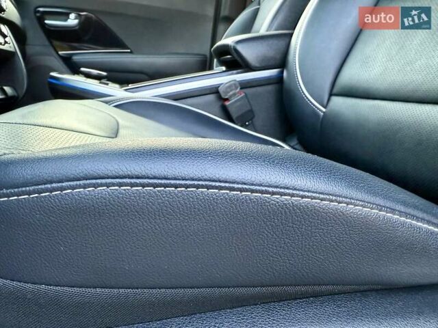 Белый Киа Niro, объемом двигателя 0 л и пробегом 82 тыс. км за 18950 $, фото 53 на Automoto.ua
