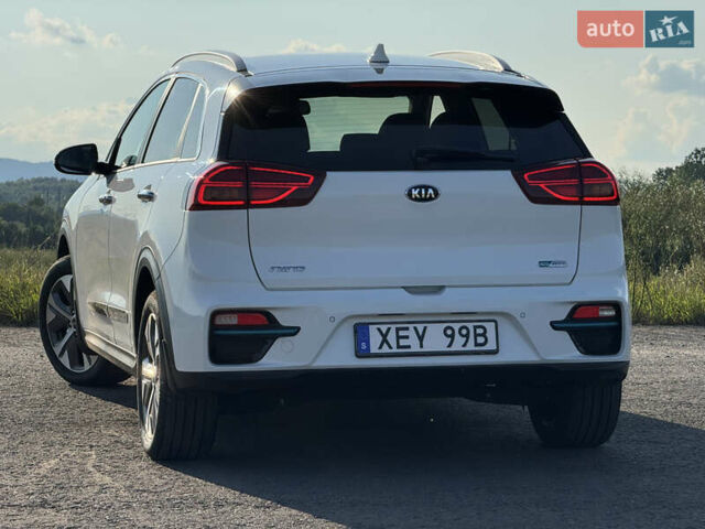 Білий Кіа Niro, об'ємом двигуна 0 л та пробігом 107 тис. км за 20900 $, фото 11 на Automoto.ua