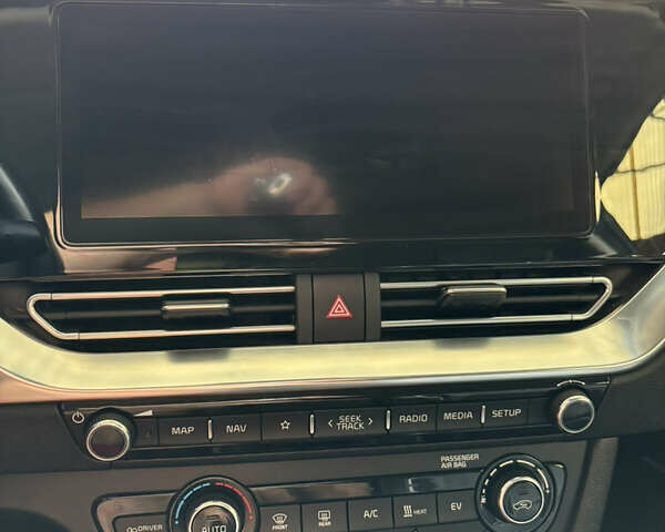 Белый Киа Niro, объемом двигателя 0 л и пробегом 80 тыс. км за 22319 $, фото 17 на Automoto.ua