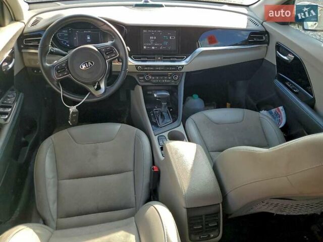 Белый Киа Niro, объемом двигателя 1.6 л и пробегом 58 тыс. км за 4500 $, фото 7 на Automoto.ua