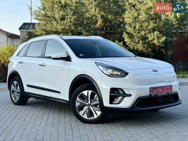 Белый Киа Niro, объемом двигателя 0 л и пробегом 82 тыс. км за 18950 $, фото 2 на Automoto.ua