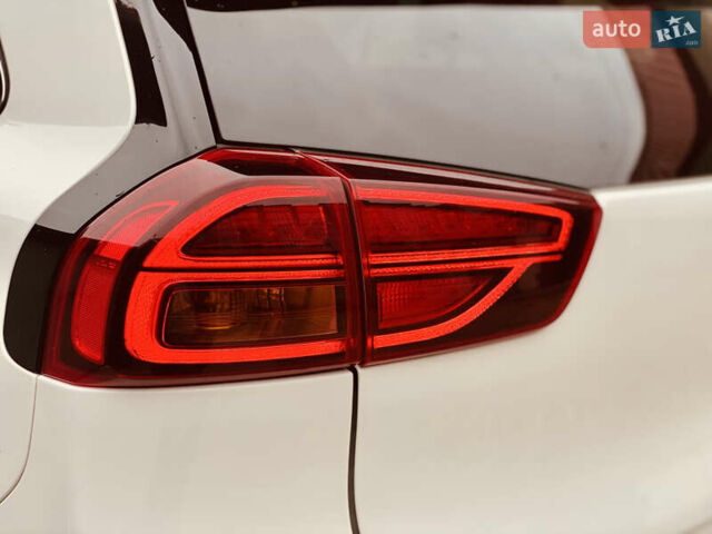 Белый Киа Niro, объемом двигателя 0 л и пробегом 164 тыс. км за 17750 $, фото 24 на Automoto.ua