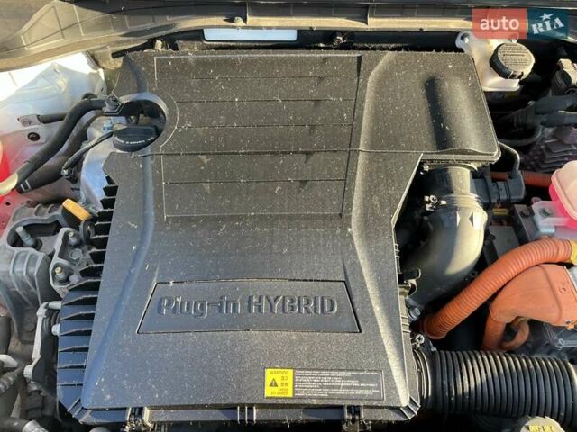 Білий Кіа Niro, об'ємом двигуна 1.58 л та пробігом 17 тис. км за 25900 $, фото 22 на Automoto.ua