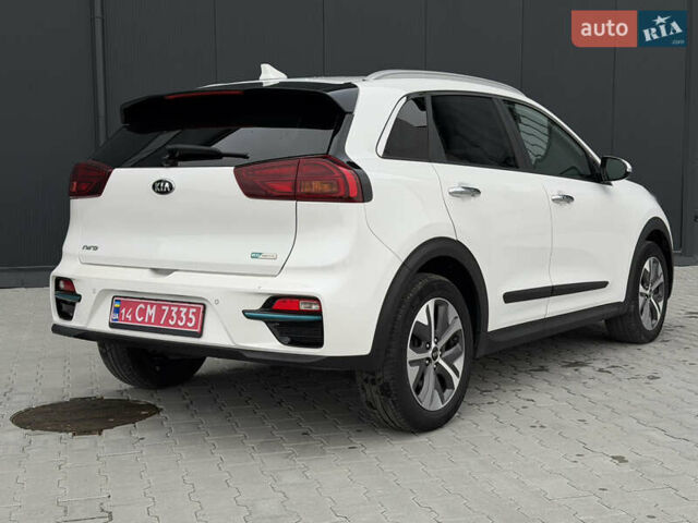 Белый Киа Niro, объемом двигателя 0 л и пробегом 39 тыс. км за 23400 $, фото 76 на Automoto.ua