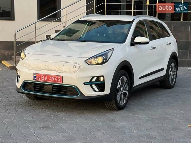 Білий Кіа Niro, об'ємом двигуна 0 л та пробігом 114 тис. км за 18880 $, фото 2 на Automoto.ua