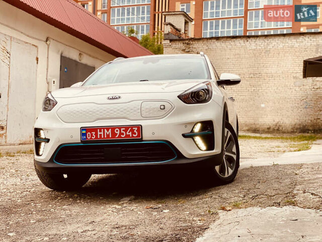 Белый Киа Niro, объемом двигателя 0 л и пробегом 164 тыс. км за 17750 $, фото 1 на Automoto.ua