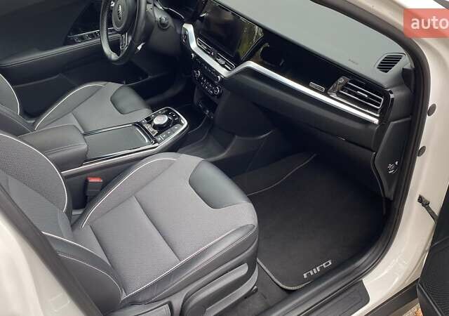 Белый Киа Niro, объемом двигателя 0 л и пробегом 63 тыс. км за 22500 $, фото 31 на Automoto.ua