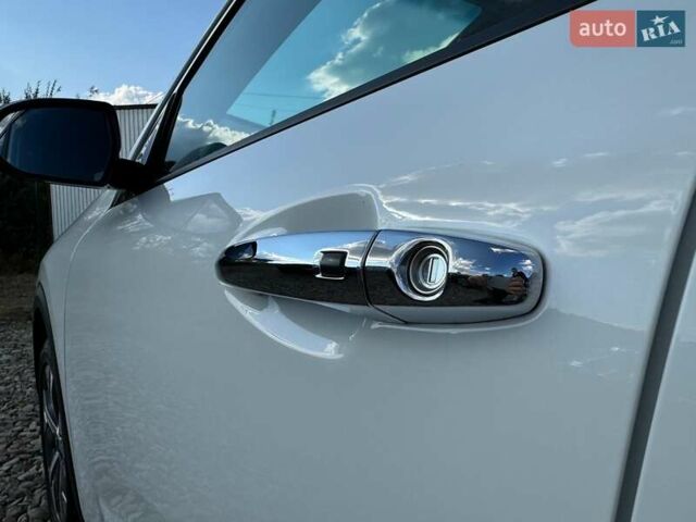 Білий Кіа Niro, об'ємом двигуна 0 л та пробігом 59 тис. км за 23800 $, фото 7 на Automoto.ua