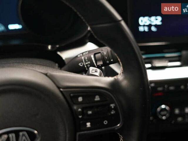 Киа Niro 2021 в Киеве на Automoto.ua Белый Киа Niro, объемом двигателя 0 л и пробегом 52 тыс. км за 18200 $, фото 22 на Automoto.ua