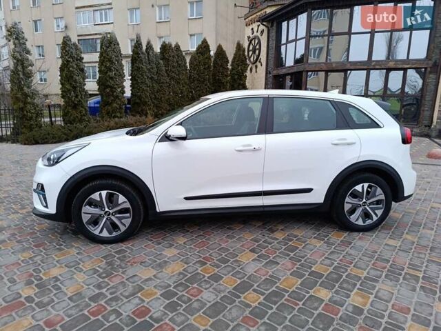Белый Киа Niro, объемом двигателя 0 л и пробегом 34 тыс. км за 19999 $, фото 4 на Automoto.ua