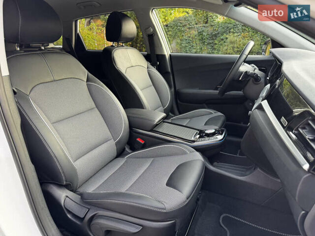 Белый Киа Niro, объемом двигателя 0 л и пробегом 44 тыс. км за 24600 $, фото 57 на Automoto.ua