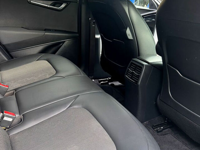 Белый Киа Niro, объемом двигателя 0.15 л и пробегом 58 тыс. км за 23500 $, фото 9 на Automoto.ua