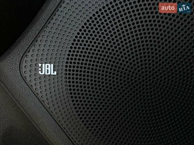 Білий Кіа Niro, об'ємом двигуна 0 л та пробігом 31 тис. км за 24800 $, фото 4 на Automoto.ua