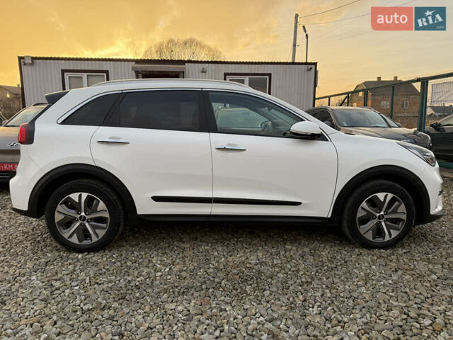 Белый Киа Niro, объемом двигателя 0 л и пробегом 53 тыс. км за 24400 $, фото 18 на Automoto.ua