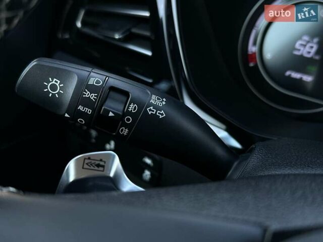 Білий Кіа Niro, об'ємом двигуна 0 л та пробігом 31 тис. км за 24800 $, фото 47 на Automoto.ua