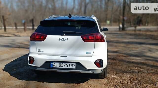 Білий Кіа Niro, об'ємом двигуна 1.58 л та пробігом 30 тис. км за 23500 $, фото 14 на Automoto.ua