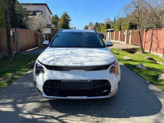 Білий Кіа Niro, об'ємом двигуна 0 л та пробігом 37 тис. км за 16000 $, фото 1 на Automoto.ua