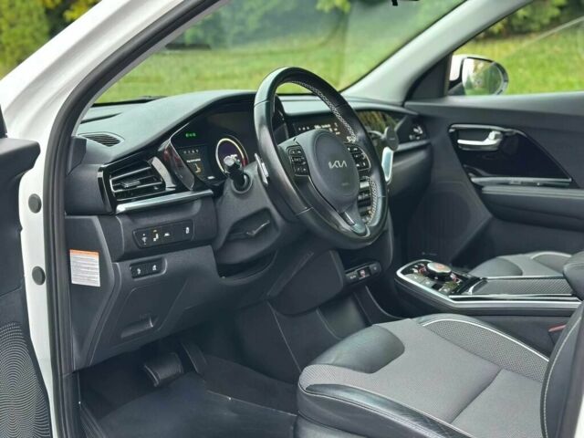 Белый Киа Niro, объемом двигателя 0 л и пробегом 15 тыс. км за 9600 $, фото 10 на Automoto.ua