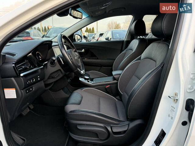 Белый Киа Niro, объемом двигателя 0 л и пробегом 53 тыс. км за 24400 $, фото 28 на Automoto.ua