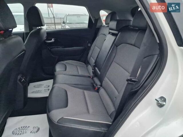 Білий Кіа Niro, об'ємом двигуна 0 л та пробігом 107 тис. км за 20600 $, фото 34 на Automoto.ua