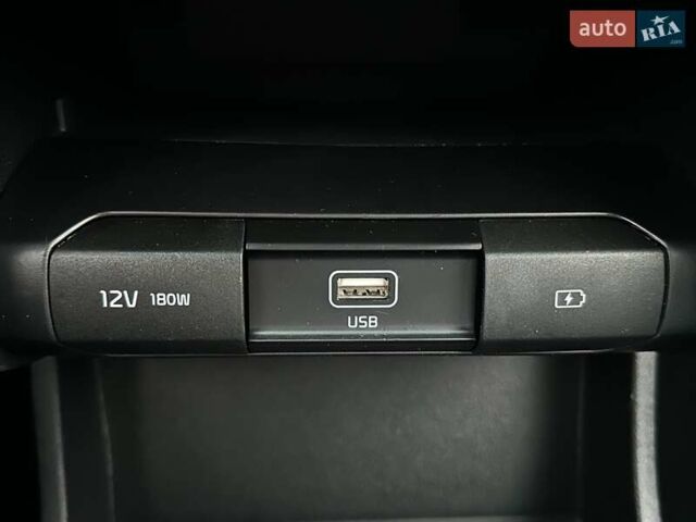 Белый Киа Niro, объемом двигателя 0 л и пробегом 31 тыс. км за 24900 $, фото 57 на Automoto.ua