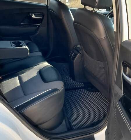 Белый Киа Niro, объемом двигателя 0 л и пробегом 131 тыс. км за 18600 $, фото 36 на Automoto.ua