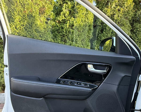 Белый Киа Niro, объемом двигателя 0 л и пробегом 115 тыс. км за 18900 $, фото 37 на Automoto.ua