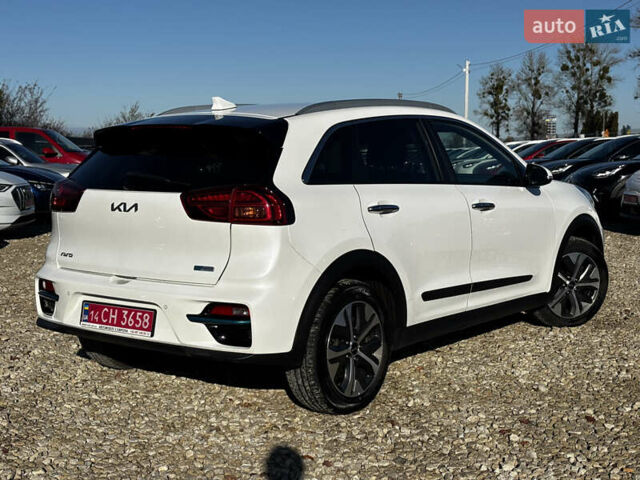 Білий Кіа Niro, об'ємом двигуна 0 л та пробігом 44 тис. км за 23900 $, фото 18 на Automoto.ua