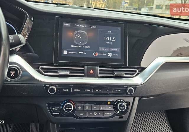 Белый Киа Niro, объемом двигателя 0 л и пробегом 131 тыс. км за 19999 $, фото 19 на Automoto.ua