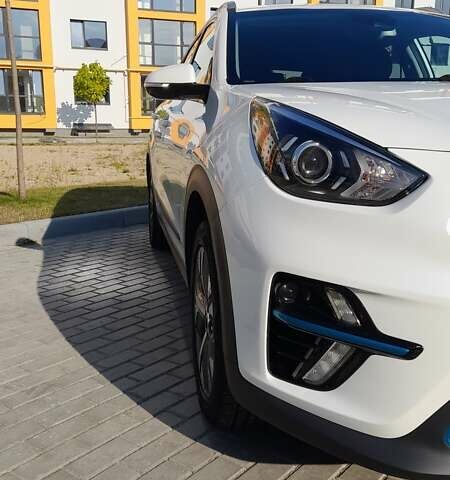 Белый Киа Niro, объемом двигателя 0 л и пробегом 131 тыс. км за 18600 $, фото 12 на Automoto.ua