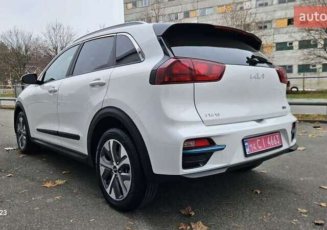 Белый Киа Niro, объемом двигателя 0 л и пробегом 131 тыс. км за 19999 $, фото 5 на Automoto.ua